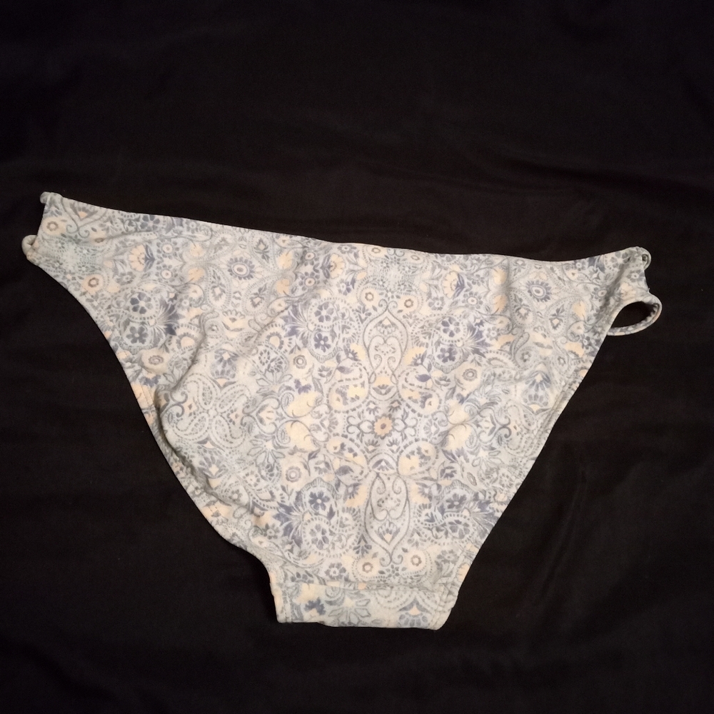 👙2/$15 Swim bottoms